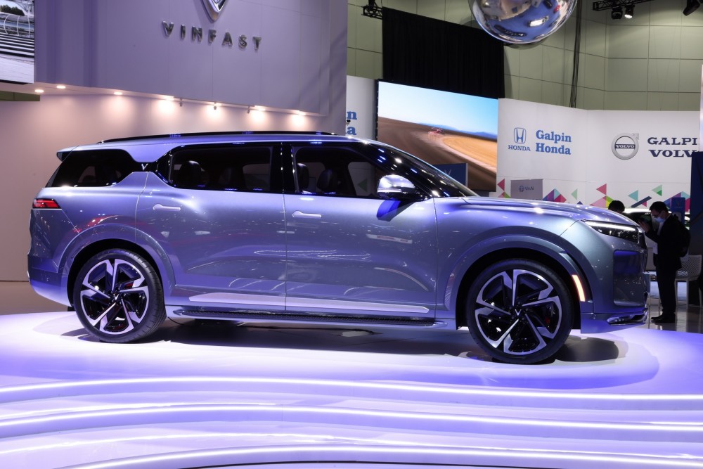 Tự hào hình ảnh VinFast tỏa sáng trên Quảng trường Thời đại New York