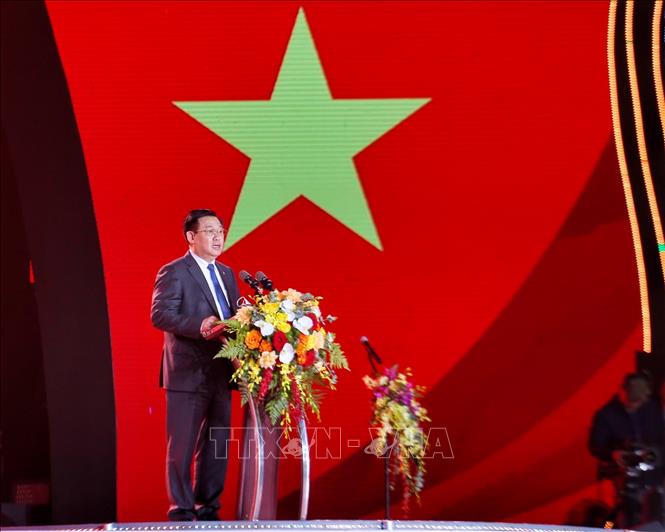 Chủ tịch Quốc hội dự khai mạc Tuần "Đại đoàn kết dân tộc - Di sản văn hóa Việt Nam"