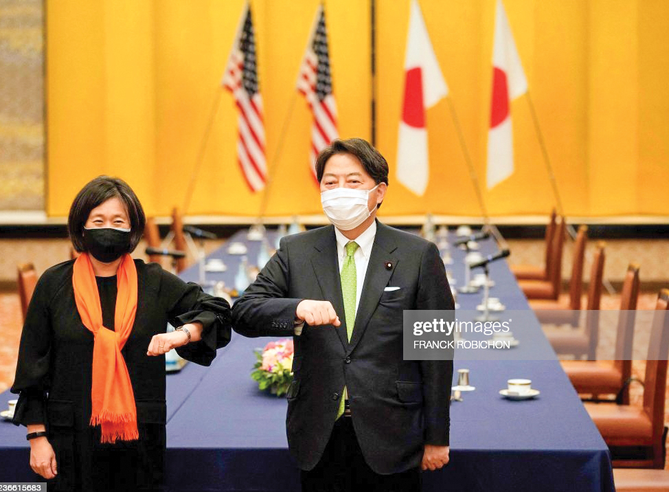 Đại diện Thương mại Mỹ Katherine Tai và Bộ trưởng Kinh tế Nhật Hayashi.