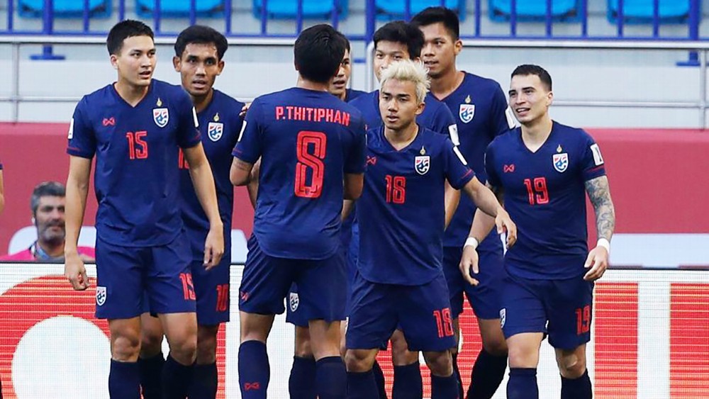 Các cầu thủ Thái Lan quyết tâm vô địch AFF Cup 2020 tại Singapore. Ảnh: AP
