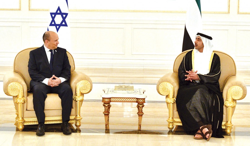 Thủ tướng Bennett gặp gỡ Ngoại trưởng UAE Abdullah bin Zayed. Ảnh: Getty Images