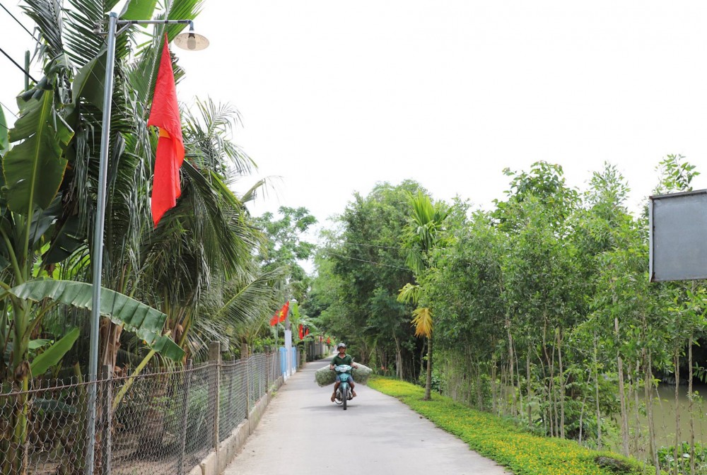 Mô hình xây dựng tuyến đèn đường trước ngõ tại ấp Đông Phước, do HND xã Đông Hiệp, huyện Cờ Đỏ phát động, góp phần đảm bảo ATGT.