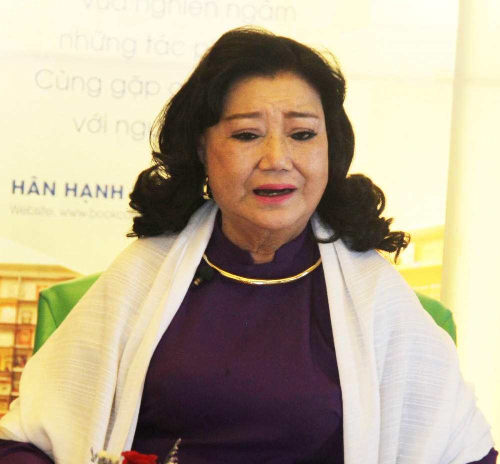 NSND Kim Cương được trao Giải thưởng “Nghệ sĩ trọn đời vì cộng đồng”.