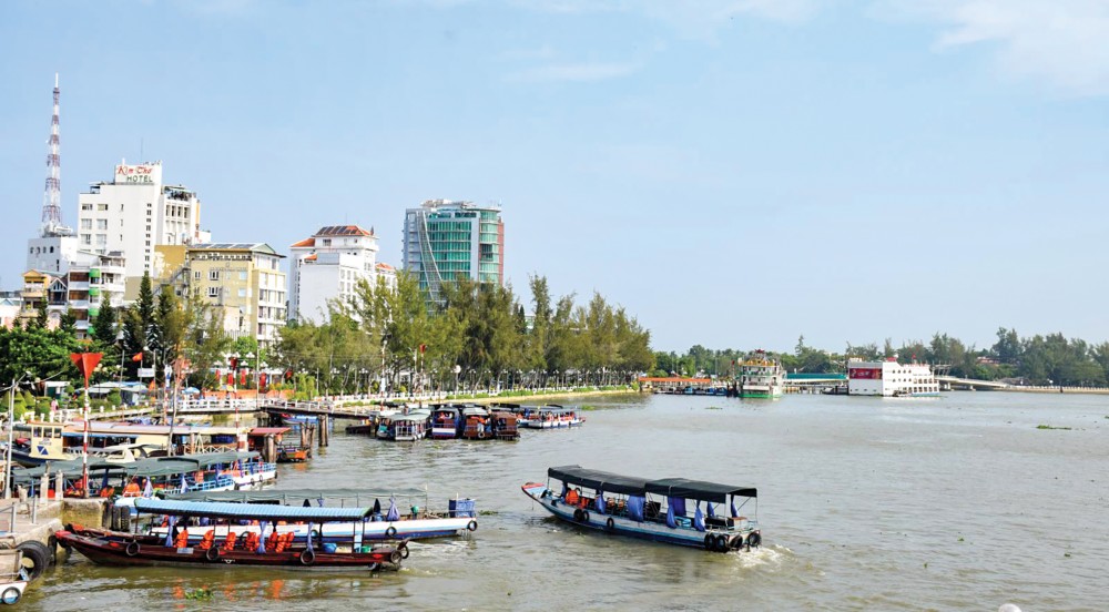 TP Cần Thơ đạt giải thưởng "Thành phố bền vững môi trường ASEAN" là sự kiện nổi bật của ngành TN&MT năm 2021. Trong ảnh: Một góc đô thị sông nước Cần Thơ.