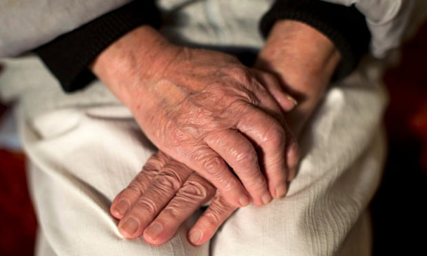 Thế giới trước cuộc khủng hoảng sa sút trí tuệ Người già là đối tượng dễ bị mắc chứng sa sút trí tuệ. Ảnh: Guardian