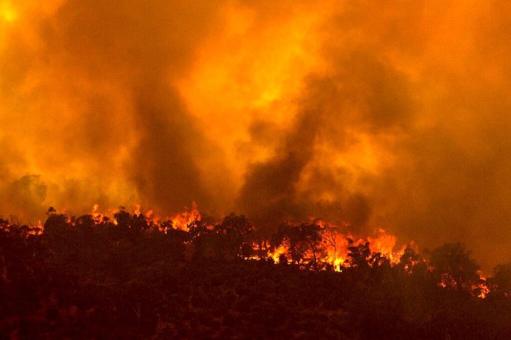 Giai đoạn “nóng kỷ lục” của khí hậu toàn cầu Cháy rừng ở Úc hồi đầu năm 2021.