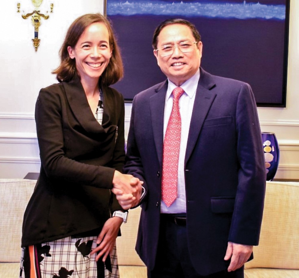 Aurélia Nguyen là người đầu tiên Thủ tướng Phạm Minh Chính gặp gỡ trong chuyến thăm Pháp tháng 11-2021. Ảnh: TTXVN