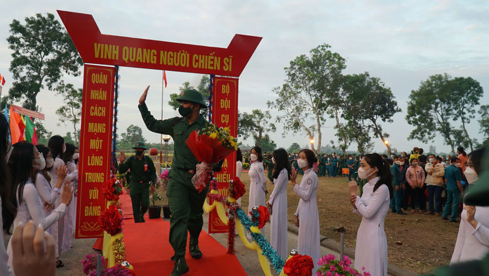 Rộn ràng ngày hội tòng quân