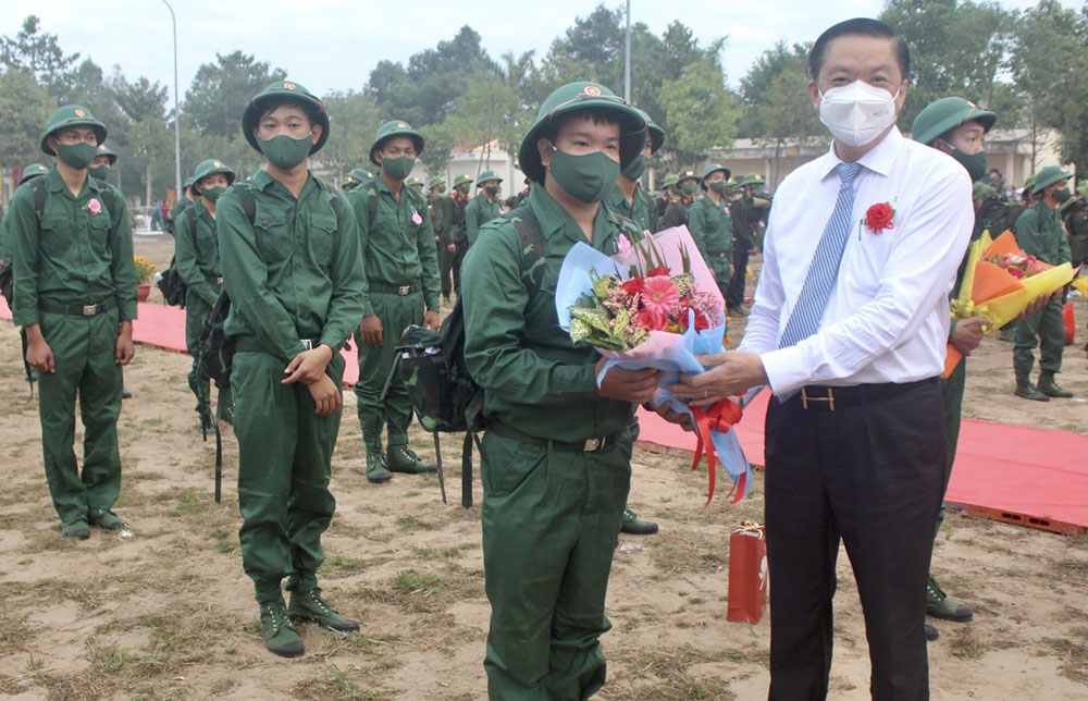 Rộn ràng ngày hội tòng quân