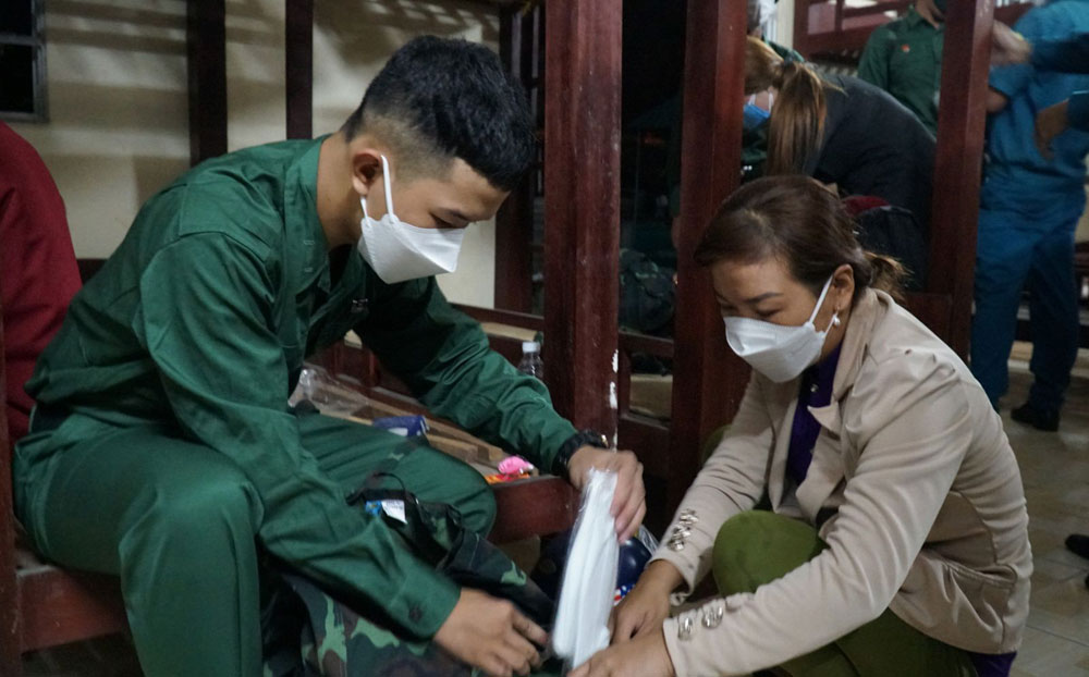 Rộn ràng ngày hội tòng quân