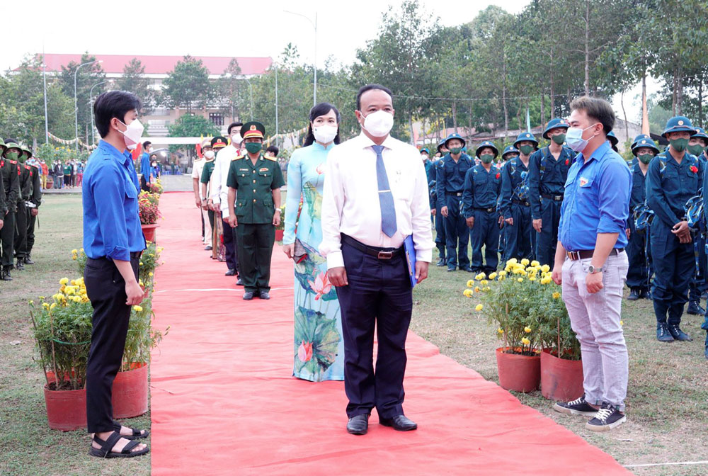 Rộn ràng ngày hội tòng quân