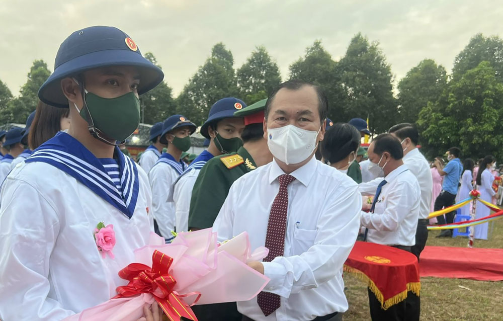 Rộn ràng ngày hội tòng quân