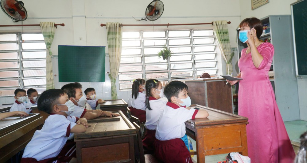 Một buổi học của cô trò Trường Tiểu học Nguyễn Du. Ảnh: B.NG