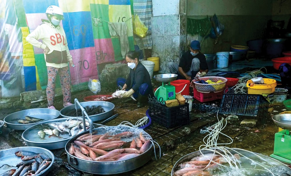 Thủy sản được bày bán tại một chợ ở quận Ninh Kiều, TP Cần Thơ.