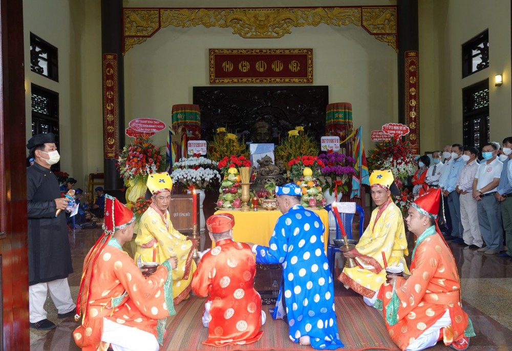 Nghi thức chính giỗ tại Lễ Giỗ lần thứ 150 của danh nhân văn hóa Thủ khoa Bùi Hữu Nghĩa.