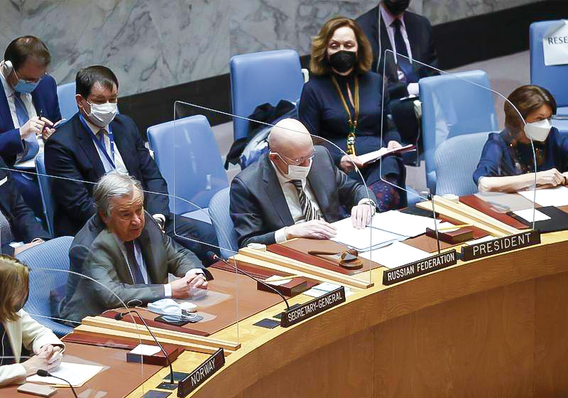 Cuộc họp Hội đồng Bảo an LHQ sáng 24-2. Ảnh: AP