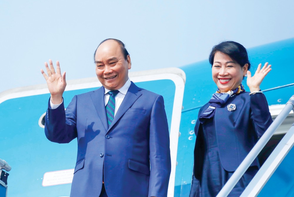 Chủ tịch nước Nguyễn Xuân Phúc và Phu nhân lên đường thăm cấp Nhà nước tới Cộng hòa Singapore. Ảnh: TTXVN