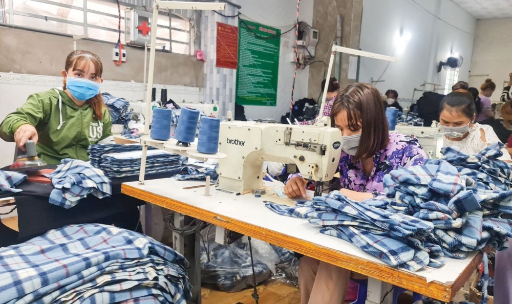 Triển khai định mức hỗ trợ kinh phí khuyến công cho doanh nghiệp, cơ sở công nghiệp nông thôn Công ty TNHH sản xuất - thương mại - dịch vụ Kim Ngọc Phát, huyện Phong Điền là một trong những đơn vị được Sở Công Thương thành phố khảo sát để thực hiện chương trình khuyến công năm 2022.