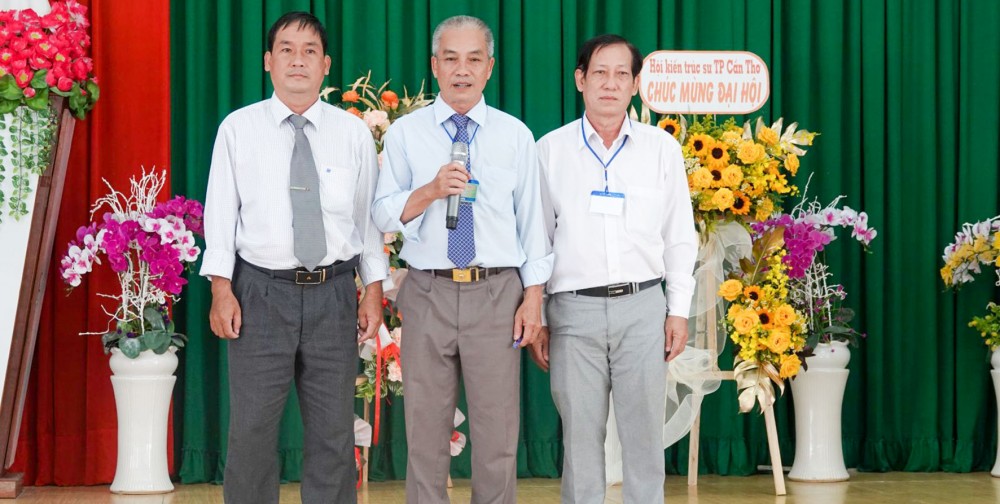 Ban Chấp hành Hội ĐA-TH nhiệm kỳ 2021-2026 ra mắt đại hội.