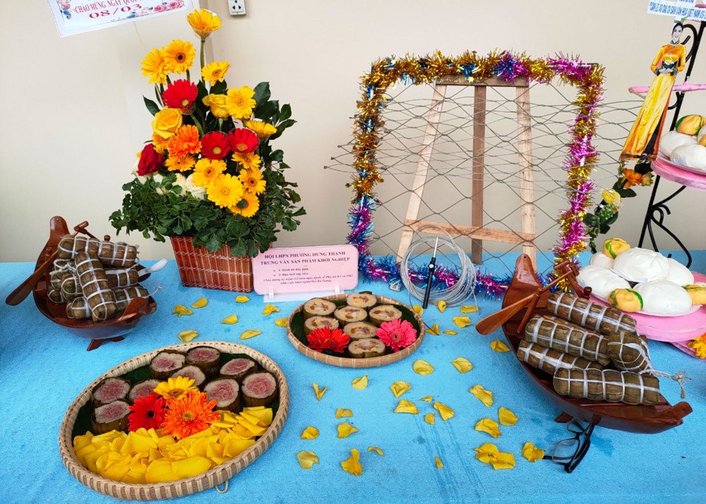 Nhiều hoạt động ý nghĩa chào mừng Ngày Quốc tế Phụ nữ Phần thi trưng bày sản phẩm phụ nữ sáng tạo khởi nghiệp của đội phường Hưng Thạnh đạt giải Nhất. Ảnh: TÂM KHOA