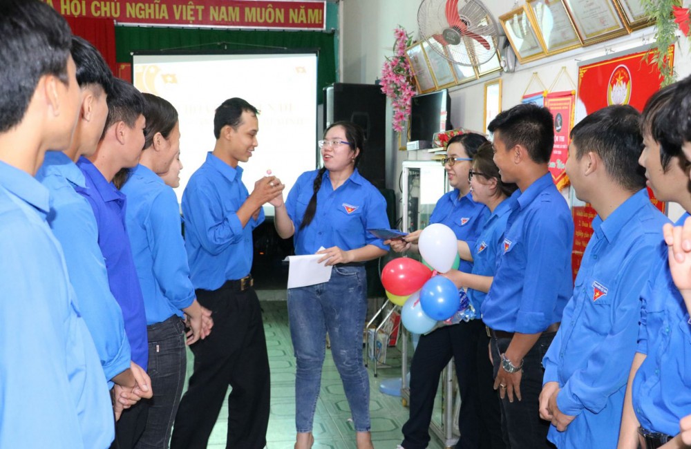 Đoàn viên, thanh niên phường Hưng Lợi, quận Ninh Kiều trong một buổi sinh hoạt hằng tháng.