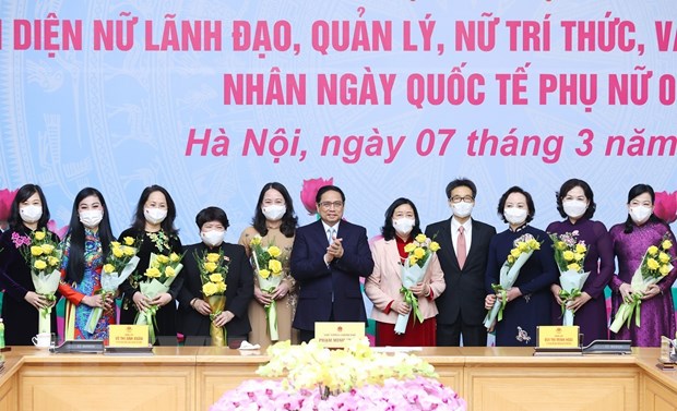 Thủ tướng gặp mặt phụ nữ tiêu biểu nhân ngày Quốc tế phụ nữ 8-3