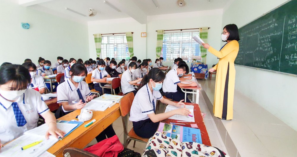 Để đạt kết quả tốt, học sinh cần có năng lực thật và tập trung học để nâng cao năng lực đó trong suốt quá trình chứ không phải là luyện thi, học “tủ”. Trong ảnh: Một buổi học của học sinh lớp 12, Trường THPT Thới Lai. Ảnh: B.NG