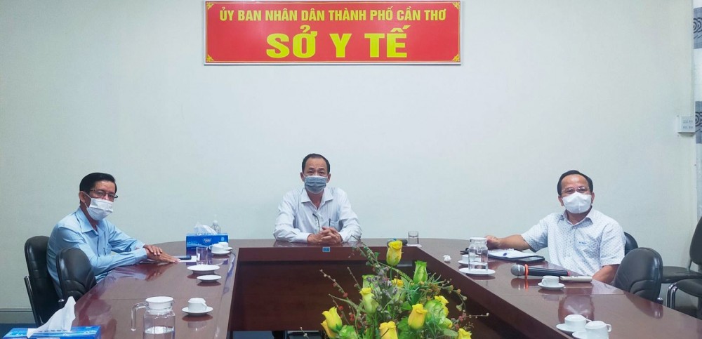 Tăng cường thực thi Luật phòng, chống tác hại thuốc lá Ông Phạm Phú Trường Giang, Phó Giám đốc Phụ trách Sở Y tế, dự tại đầu cầu Cần Thơ.