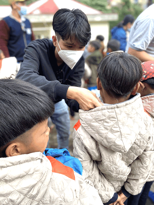 Cống hiến sức trẻ