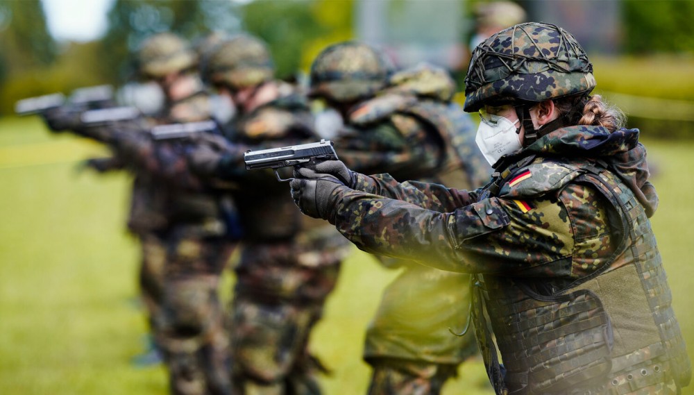 Binh sĩ Bundeswehr trong một buổi diễn tập. Ảnh: Getty Images