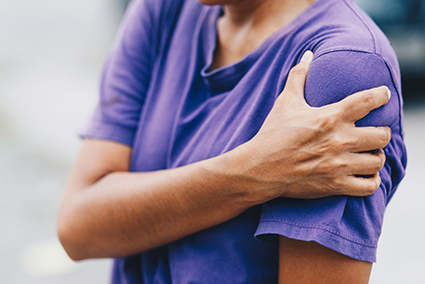 Phân biệt cơn đau bất thường ở cánh tay trái giúp kịp thời chữa trị nhiều bệnh.
