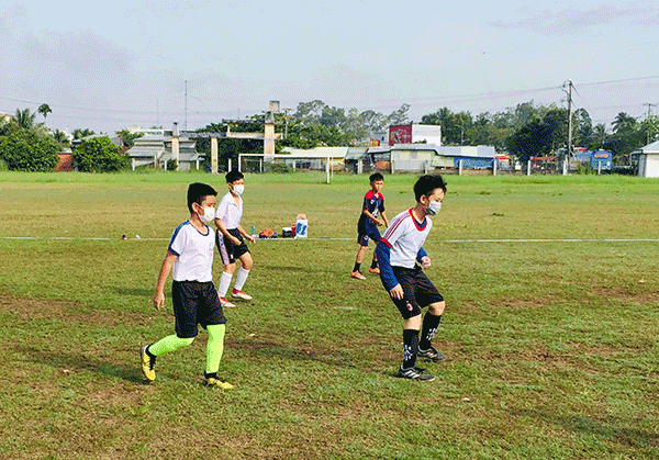 Các đội bóng nhí háo hức trở lại sân đấu