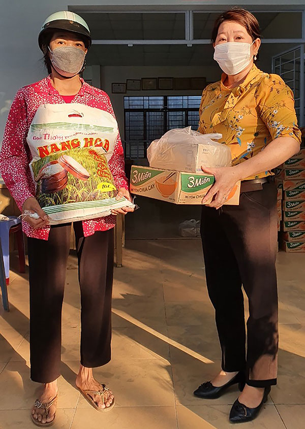 Vận động trao tặng 10.564 phần quà, trị giá hơn 3,8 tỉ đồng