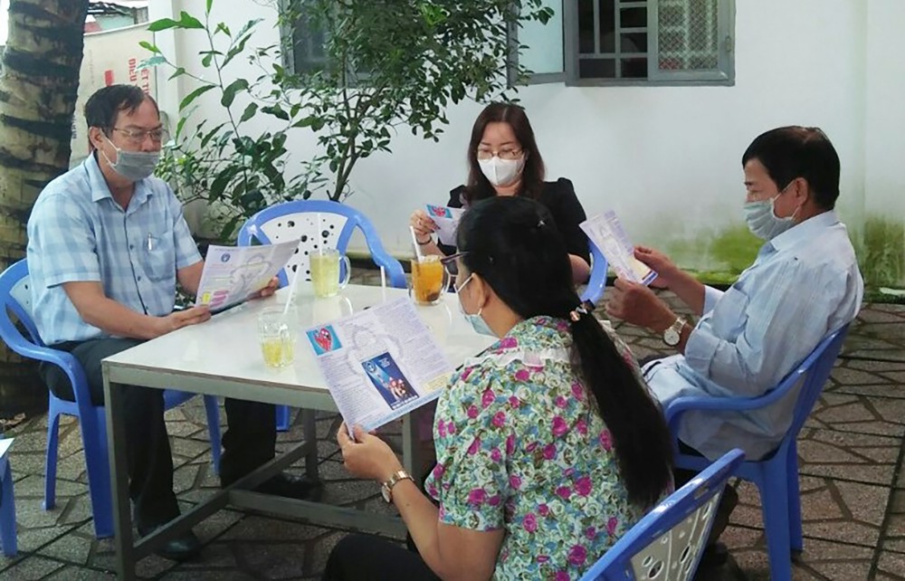 Đại lý thu BHXH tự nguyện ở xã Thới Thạnh, huyện Thới Lai, tuyên truyền, vận động người dân tham gia BHXH tự nguyện.
