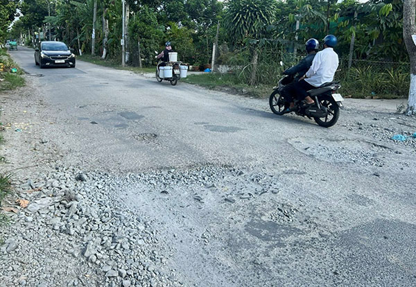 Ðường xuống cấp, không bảo đảm an toàn giao thông