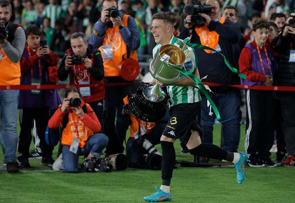 Joaquin - Cây trường sinh của Betis
