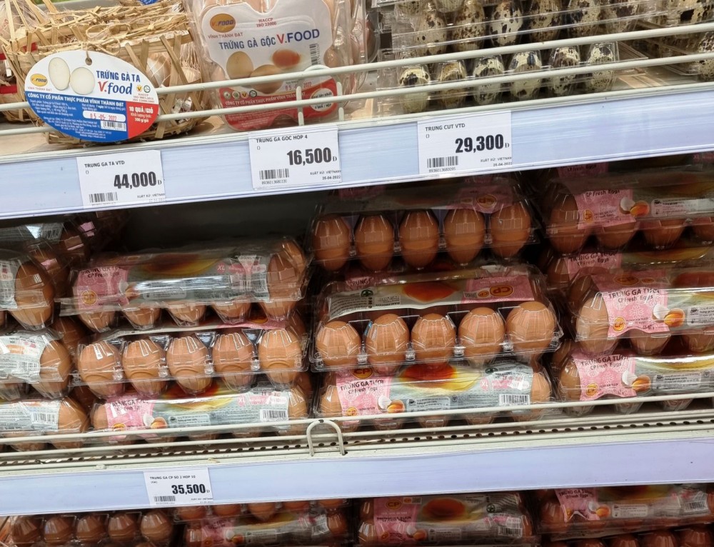 Hiện các loại trứng gia cầm được bày bán dồi dào, đảm bảo đáp ứng nhu cầu người tiêu dùng.