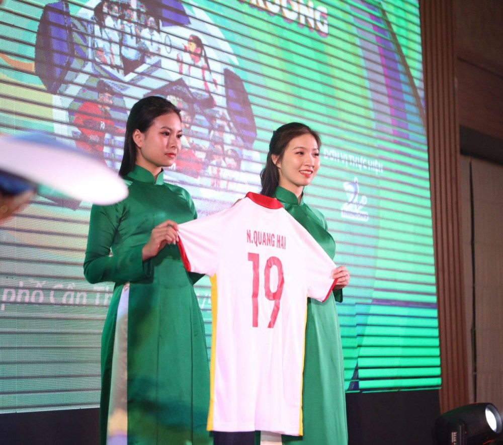 Quyên góp hơn 800 triệu đồng ủng hộ chương trình “Chung tay cùng bạn đến trường”