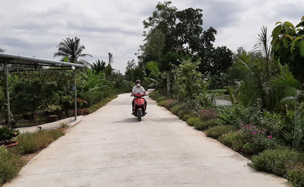 Các tuyến đường ở xã Nhơn Nghĩa được bê tông khang trang.