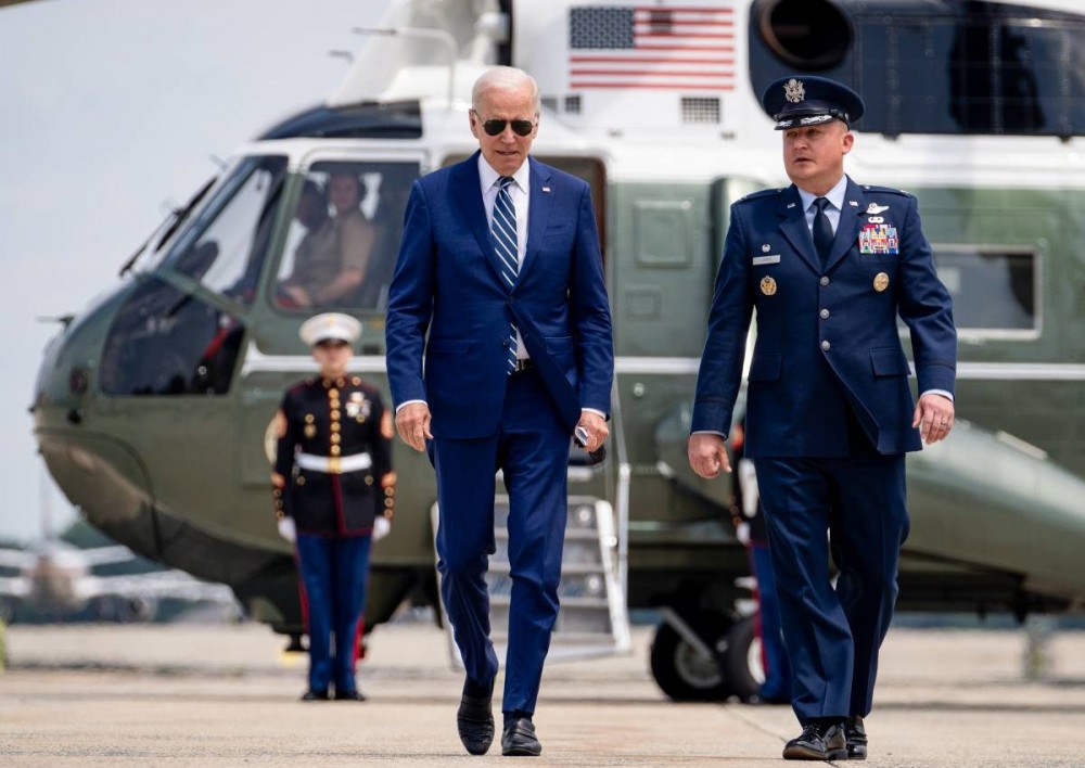 Tổng thống Mỹ Joe Biden (trái). Ảnh: Asian Lite