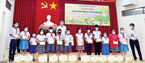 Chăm lo, hỗ trợ để trẻ em phát triển toàn diện