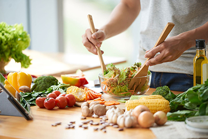 Đa dạng hóa thực phẩm và ưu tiên chất xơ giúp tăng cường sự đa dạng của hệ khuẩn ruột.