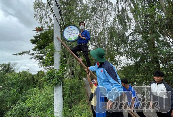 Tuổi trẻ Đại học Nam Cần Thơ chung tay xây dựng nông thôn mới và văn minh đô thị