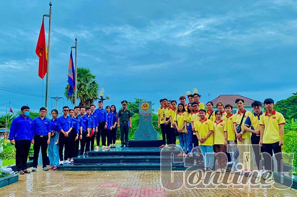 Tuổi trẻ Đại học Nam Cần Thơ chung tay xây dựng nông thôn mới và văn minh đô thị