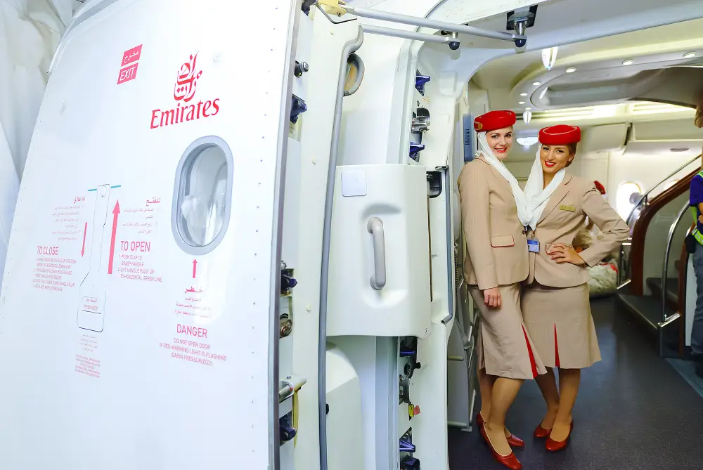 Nữ tiếp viên của Emirates trong giờ làm việc. Ảnh: Business Insider