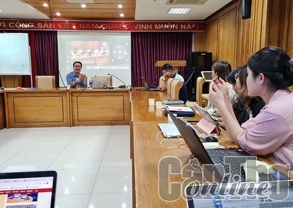 Khai giảng lớp bồi dưỡng “Báo chí đa nền tảng”