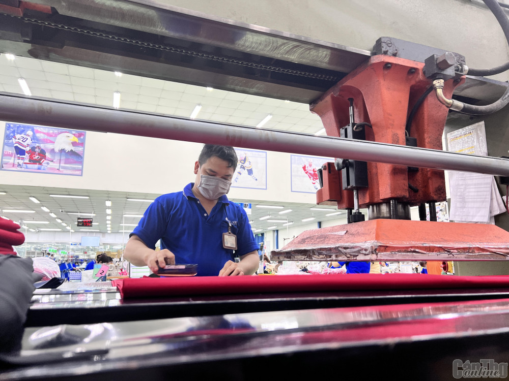 Xung kích, đổi mới, vững tin hội nhập<br>
Bài 4: Vững vàng hội nhập