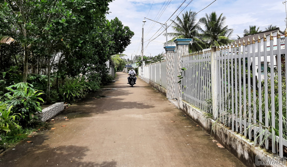 Nhờ sự đóng góp của dân, nhiều tuyến đường ở khu vực Phú Khánh được mở rộng khang trang.