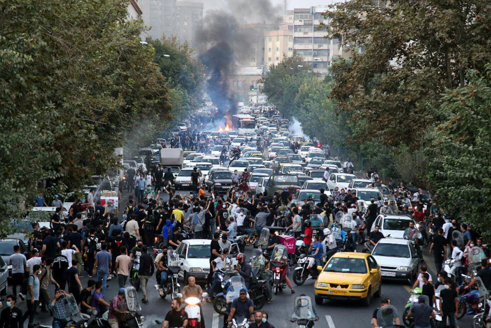 Iran chìm trong bất ổn
