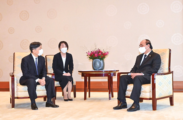 Chủ tịch nước Nguyễn Xuân Phúc hội kiến với Nhật hoàng Naruhito sáng 28-9. Ảnh: AFP